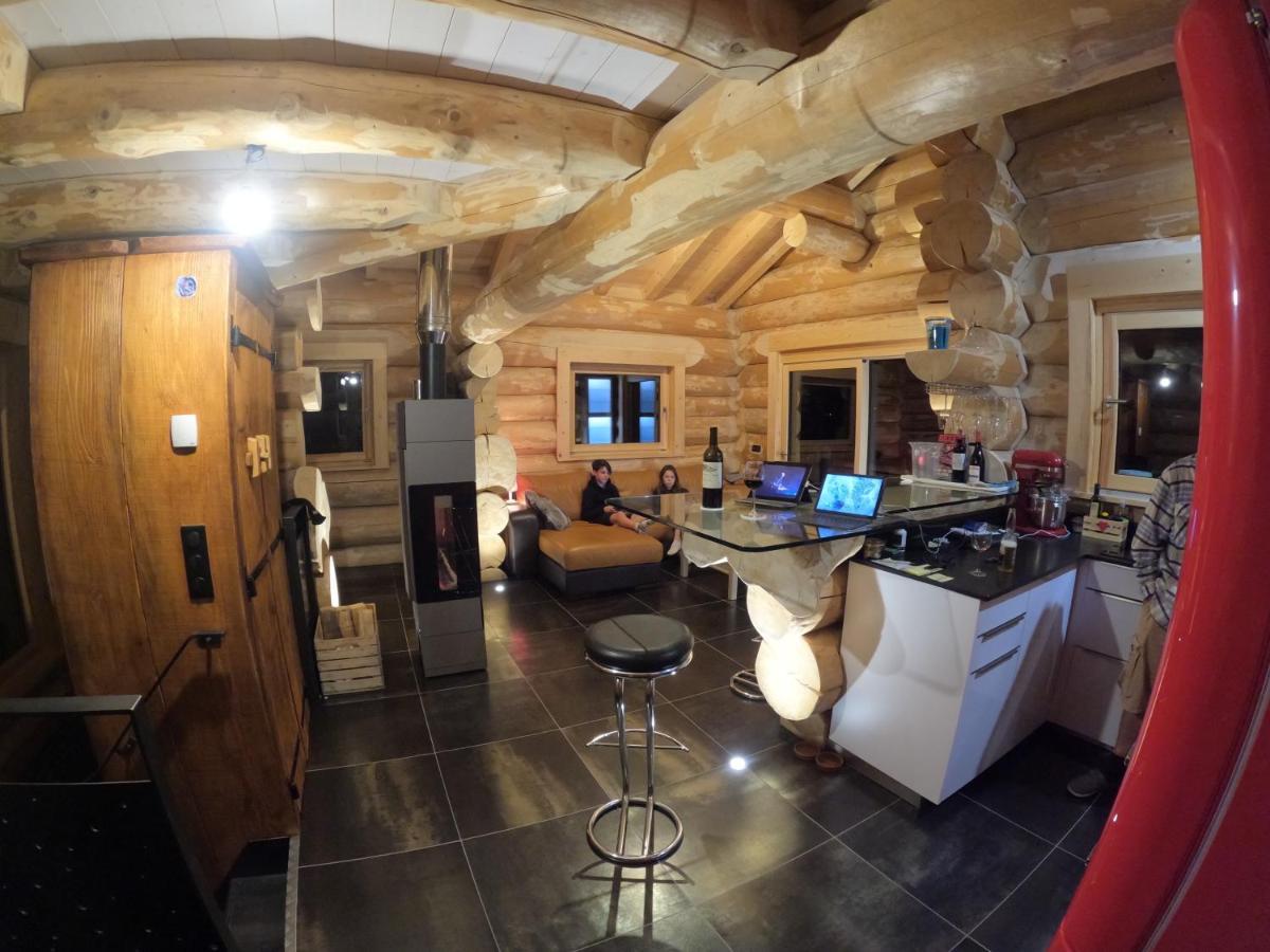 Les Villards-sur-Thônes Chalet Anzac Chalet 5 Etoiles En Rondins Tout Neuf Unique Dans Les Aravis מראה חיצוני תמונה