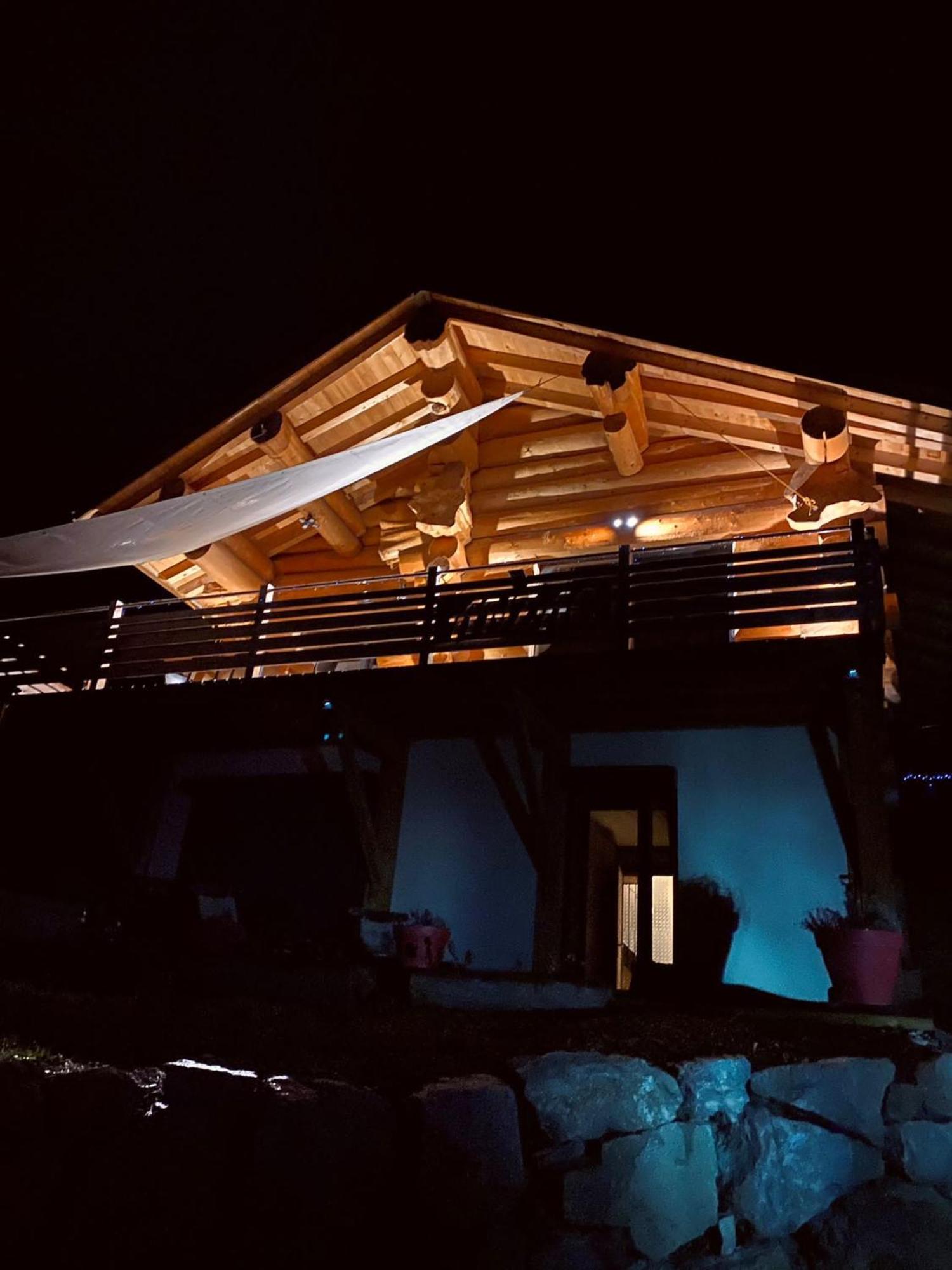 Les Villards-sur-Thônes Chalet Anzac Chalet 5 Etoiles En Rondins Tout Neuf Unique Dans Les Aravis מראה חיצוני תמונה